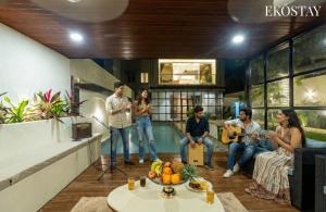 EKOSTAY - Casa Enzo 7BHK -Theatre Room Private Swimming Pool and Indoor Games