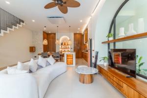 2BR Luxury Smart Mediterranean Villa Batu Bolong Canggu 5 min to beach