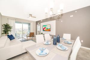 Disney Getaway Luxury Condo with Private Balcony. Book Now SLR366