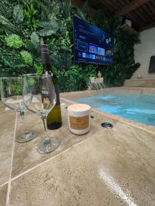 Studio Nessa with a private jacuzzi