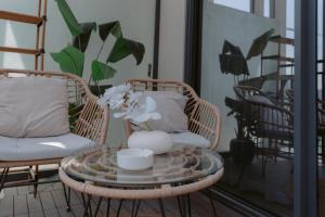 Chic 1BR Retreat in Zada Tower, Business Bay