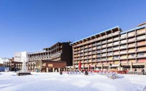 Residence Hotel Aiguille Rouge - Studio pour 4 personnes à Arc 2000 ski aux pieds, au centre de la station, près des commerces, du bowling et de la patinoire MAE-7104