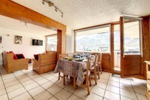 Résidence Aravis - Appartement spacieux · Skis aux pieds · Balcon vue station MAE-0244