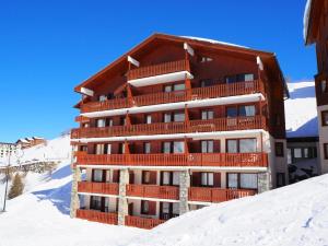 Résidence Cote Dor - Appartement spacieux · Départ et retour skis aux pieds ·Balcon MAE-0514