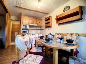 Résidence Boedette A - Appartement confortable · Départ et retour skis aux pieds · Balcon MAE-1004