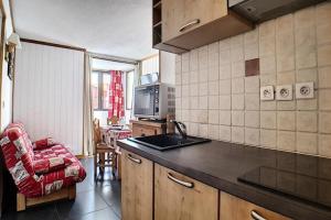 Résidence Le Sorbier - Appartement rénové · Départ et retour skis aux pieds · Vue sur les pistes MAE-1294