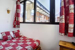 Résidence Le Sorbier - Appartement rénové · Départ et retour skis aux pieds · Vue sur les pistes MAE-1294