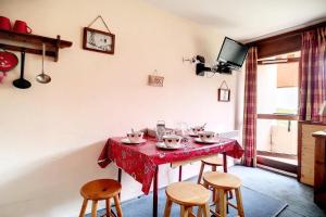 Résidence Asters A2 - Studio cabine agréable · Proche des pistes · Balcon · Parking extérieur MAE-1364