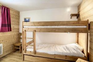 Résidence Caron - Appartement rénové, spacieux et moderne · Départ et retour skis aux pieds · Balcon MAE-0884