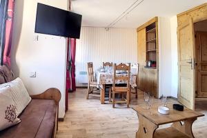 Résidence Origanes - Appartement confortable · Départ et retour skis aux pieds · Balcon Parking inclus MAE-1034