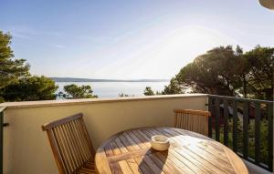 2 Bedroom Lovely Apartment In Kukljica