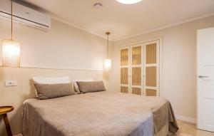 2 Bedroom Lovely Apartment In Kukljica