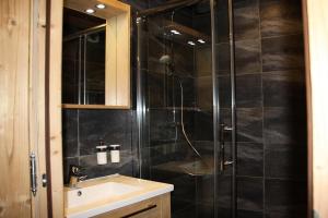 Résidence Soldanelles A - Appartement rénové · Proche des pistes · Balcon MAE-1374