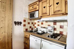 Résidence Evons - Studio lumineux · Départ et retour ski aux pieds · Balcon MAE-1394