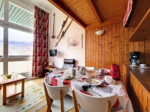 Résidence Evons - Appartement duplex agréable · Départ et retour ski aux pieds · Balcon MAE-2284