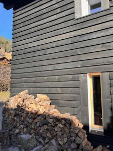 Newly renovated chalet with mountain views