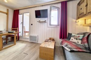 Résidence Carlines I - Studio classique · Au pieds des pistes · Balcon MAE-3664