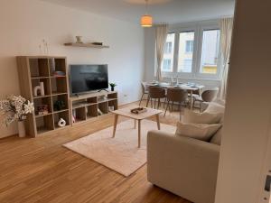 Apartment 1BR, Train Station, Central, Modern