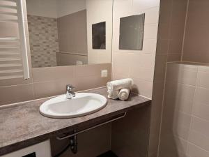 Apartment 1BR, Train Station, Central, Modern