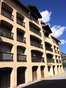 Résidence Bardeaux - Studio lumineux partiellement rénové, proche pistes et commerces MAE-1514