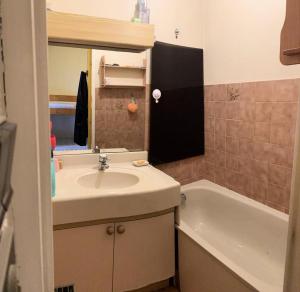 Résidence Marines Daryana - Appartement front de mer avec tennis et piscine MAE-9174