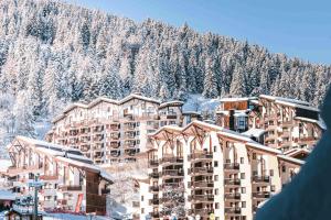 Résidence Grand Bois B - CONFORTABLE 2 PIECES + CABINE, SKIS AUX PIEDS ET PROCHE DES COMMERCES MAE-3244