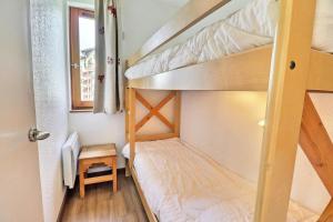Résidence Grand Bois B - CONFORTABLE 2 PIECES + CABINE, SKIS AUX PIEDS ET PROCHE DES COMMERCES MAE-3244