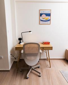 Spacious Executive Residence w Balcony, Workspace, Washer