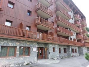 Résidence Roselend - Grand 4 pièces offrant de belles surfaces situé dans une résidence au village du chantel ,proche des pistes et avec piscine MAE-8204