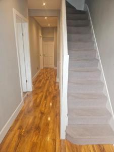 Chandos - 4 Bedroom House - 20 Mins to Centre