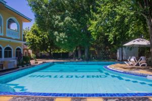 Manyatta Azure Boutique Hotel