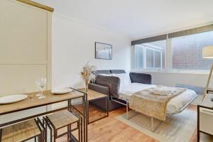 Top Rated 1BR Flat Near Soho & Regents Park for 4