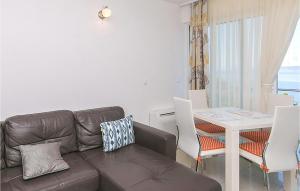 Beautiful Apartment In Brela With House Sea View