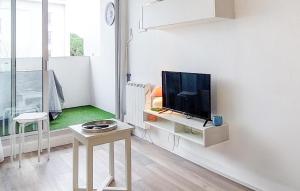 1 Bedroom Amazing Apartment In Royan