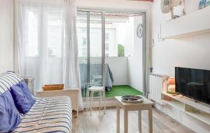 1 Bedroom Amazing Apartment In Royan