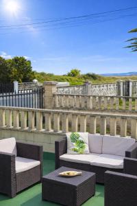 Villa Las Catedrales - Frente a la playa - Amplio jardín - Piscina