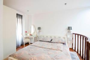 Old town studio apartment Manono