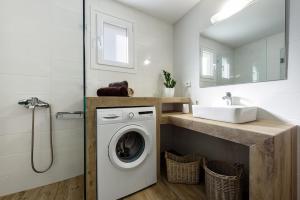 Sarris Village Blue Horizon 1