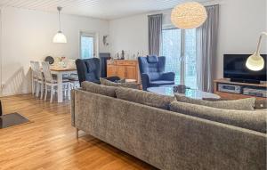 2 Bedroom Nice Home In Ydre