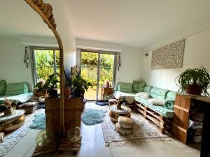 Appt jardin privé 2 pièces piscine, tennis pétanque dans résidence