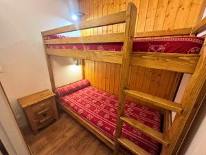 Résidence Villaret - Appartement 4 personnes au pied des pistes des 3 Vallées MAE-3243