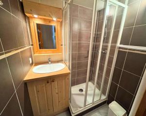 Résidence Villaret - Appartement 4 personnes au pied des pistes des 3 Vallées MAE-3243
