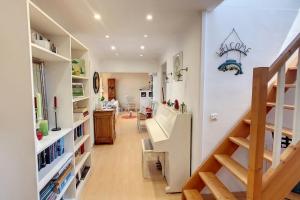 HENRI CAMILLE REAL ESTATE - ROOF - 2 bedrooms downtown w rooftop