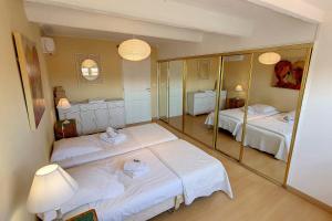 HENRI CAMILLE REAL ESTATE - ROOF - 2 bedrooms downtown w rooftop