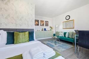 The Kensington Luxe Residence - Elite Location
