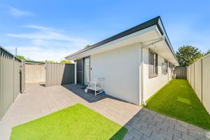 Aurora Airport House-Free Parking, Easy Transit nr Optus Stadium, casino, shopping center