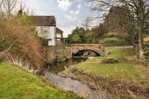 Finest Retreats - Bourne Edge