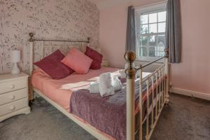Beautiful Carrstone Cottage in peaceful village, Crabpot Cottages, Hunstanton