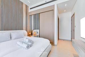 Upscale 1BR with Jacuzzi Prime Location in JVC
