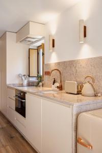 Castle View Duplex - Graça Design Apartment